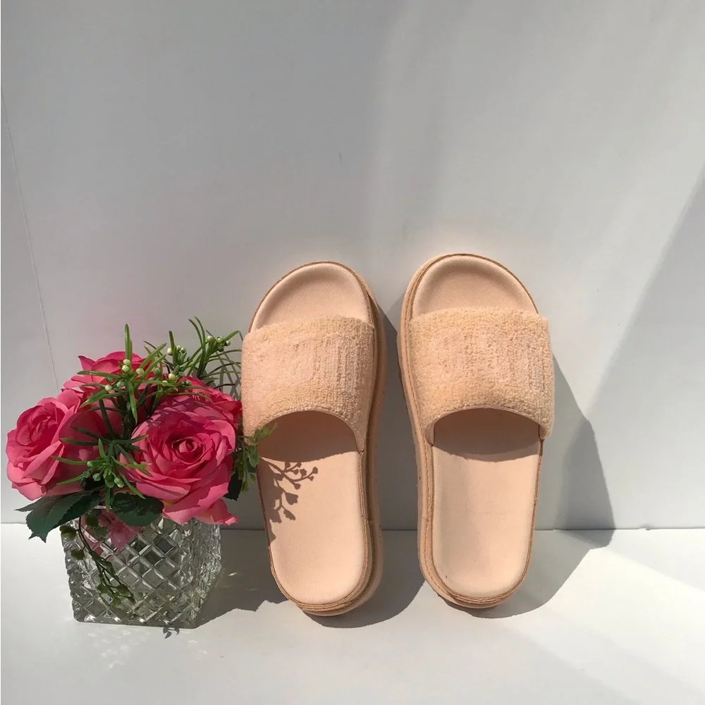 UGG Laton Slide - Picture 5 of 10